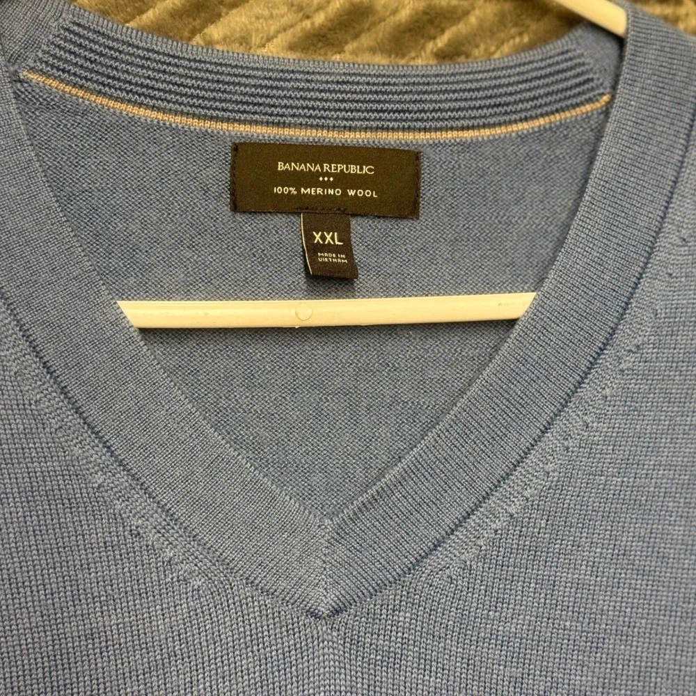Banana Republic Mens XXL Blue 100% Merino Wool V-Neck Lightweight Sweater (1513)